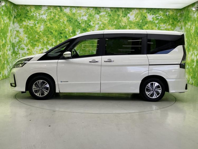 セレナ1.2 e-POWER ハイウェイスターV