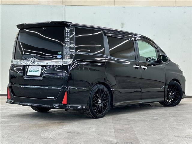 ヴォクシー2.0 ZS 煌II 4WD