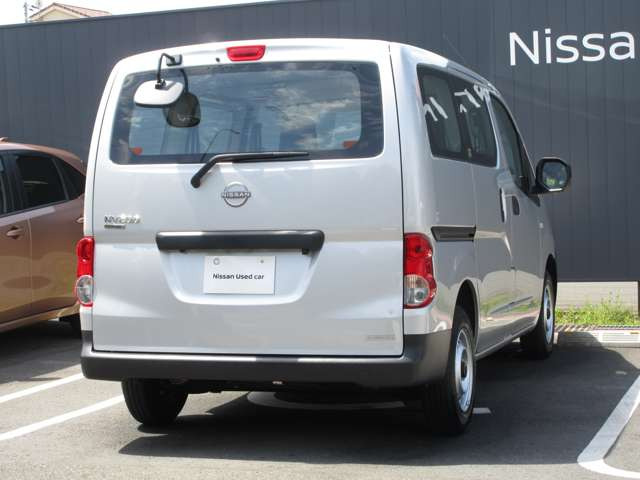 NV200バネットバン1.6 DX