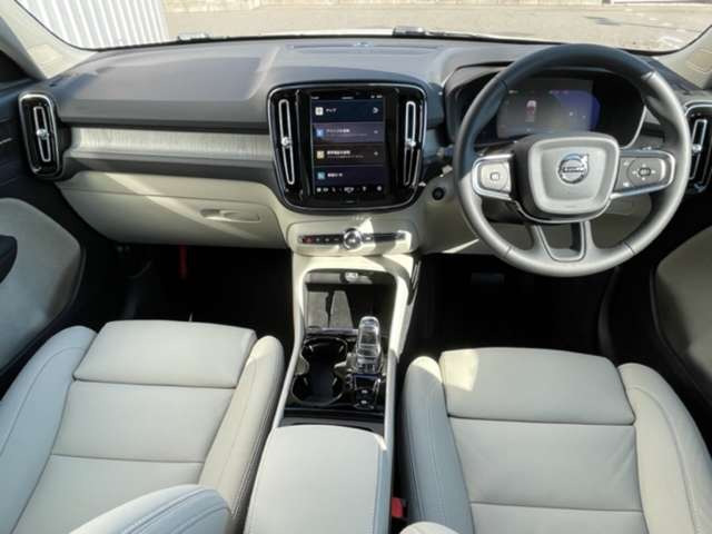 XC40ウルトラ B4 AWD 4WD