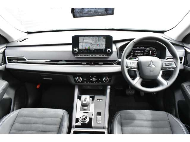 アウトランダーPHEV 2.4 G 4WD