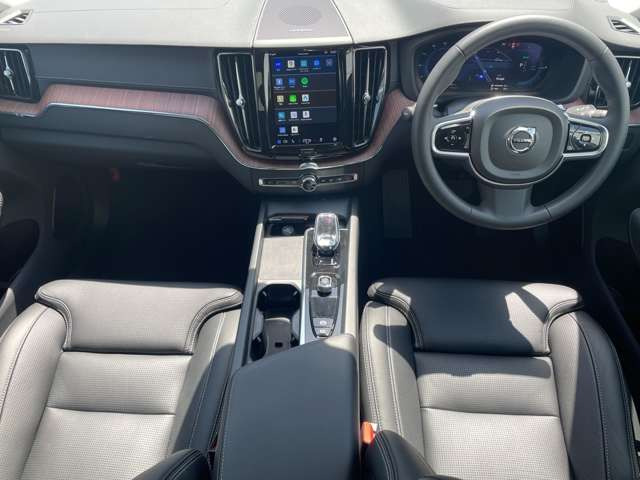 XC60リチャージ アルティメット T6 AWD PHEV 4WD