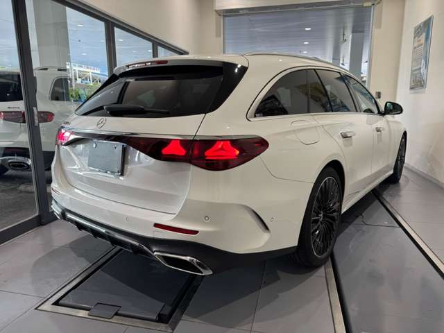 EクラスワゴンE220d アバンギャルド AMGラインパッケージ (ISG)