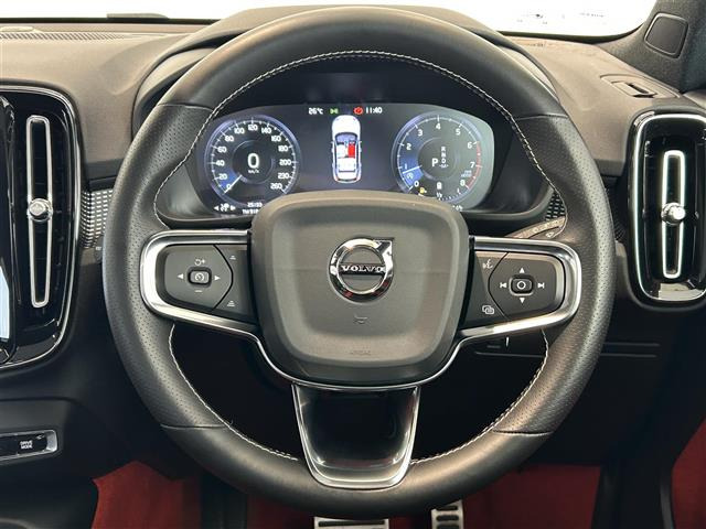 XC40B4 AWD Rデザイン 4WD