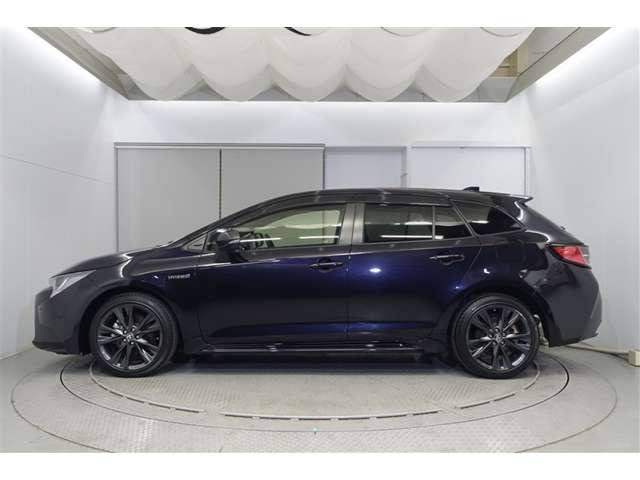 カローラツーリング1.8 ハイブリッド W×B