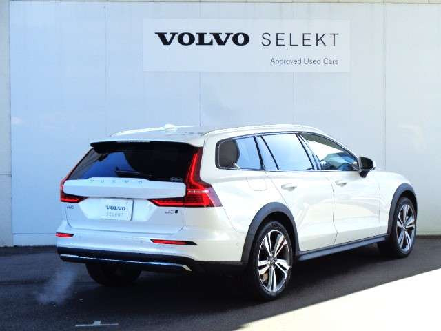 V60クロスカントリーウルトラ B5 AWD 4WD