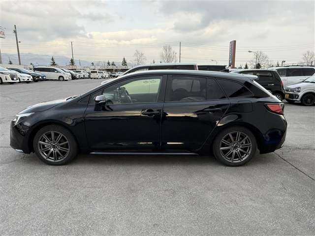 カローラツーリング1.8 ハイブリッド W×B E-Four 4WD