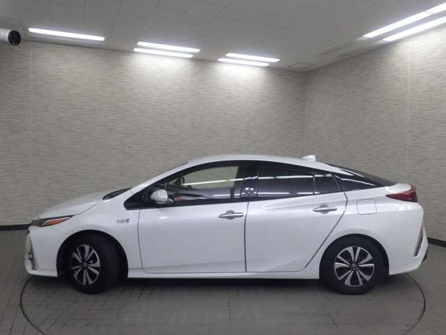 プリウスPHV1.8 A