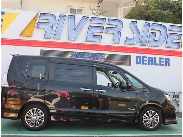 セレナ2.0 ライダー ブラックライン S-HYBRID アドバンスドセーフティパッケージ