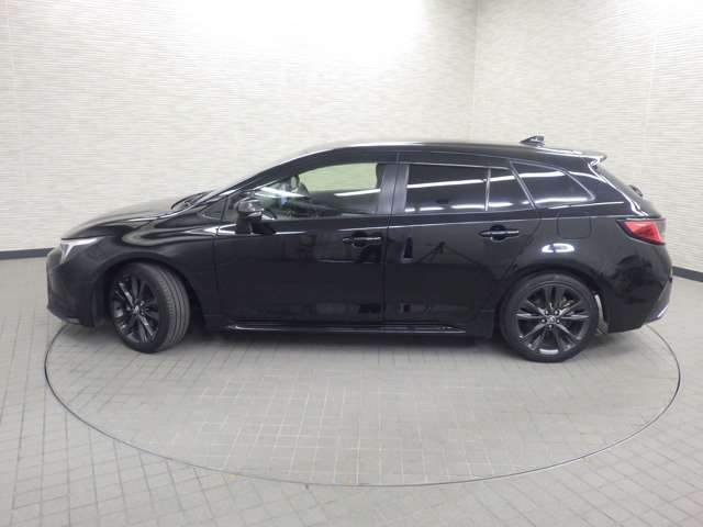 カローラツーリング1.8 ハイブリッド W×B