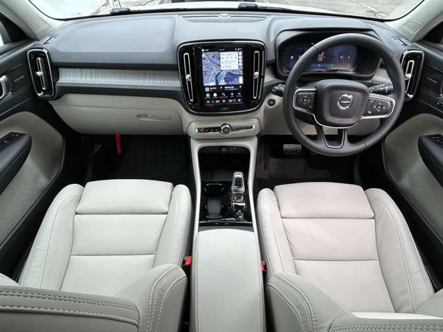 XC40ウルトラ B4 AWD 4WD