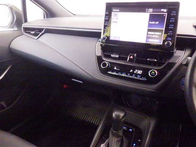 カローラツーリング1.8 ハイブリッド W×B