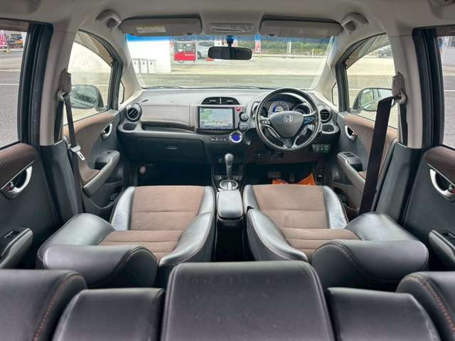 フィットシャトルハイブリッド1.3 スマートセレクション ファインライン