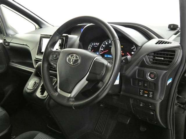 ヴォクシー2.0 ZS 煌