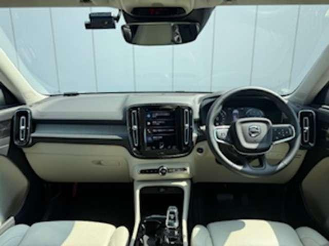 XC40B4 AWD インスクリプション 4WD