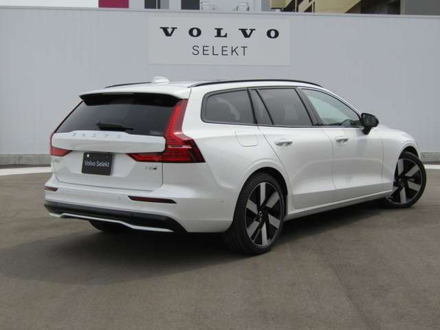 V60ウルトラ T6  AWD プラグインハイブリッド 4WD