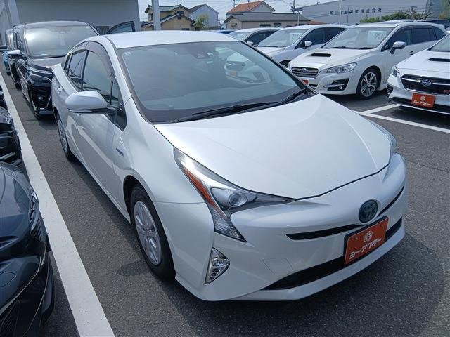 プリウス1.8 S E-Four 4WD