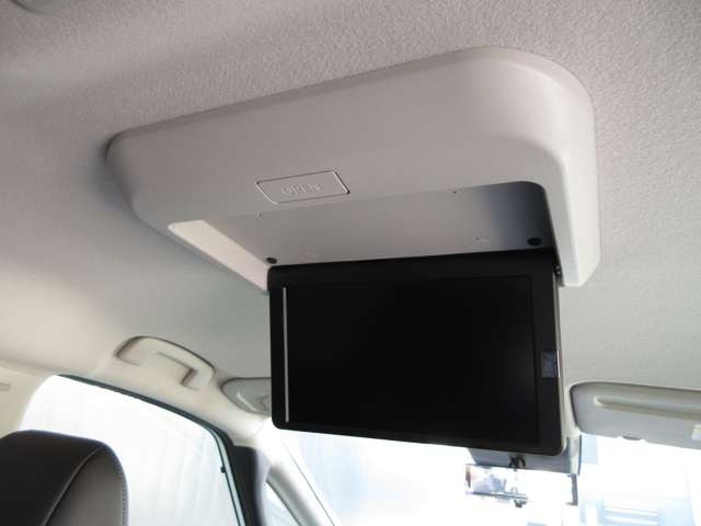 セレナ1.4 e-4ORCE ハイウェイスターV 4WD