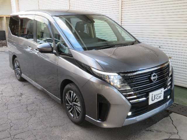 セレナ1.4 e-POWER ハイウェイスターV