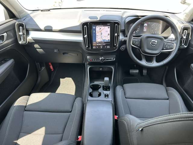 XC40B4 AWD モメンタム 4WD