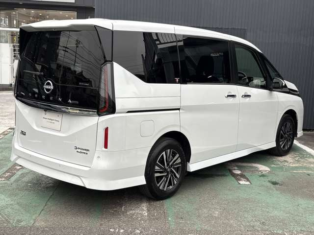 セレナ1.4 e-4ORCE ハイウェイスターV 4WD