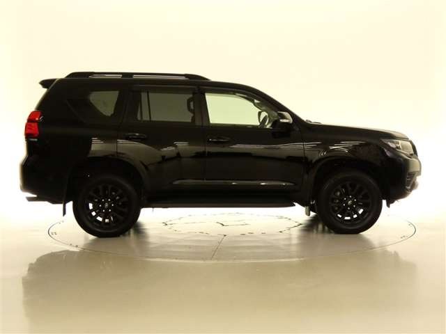 ランドクルーザープラド2.7 TX Lパッケージ マットブラック エディション 4WD