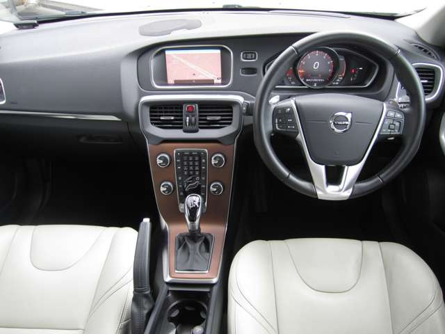 V40T3 インスクリプション
