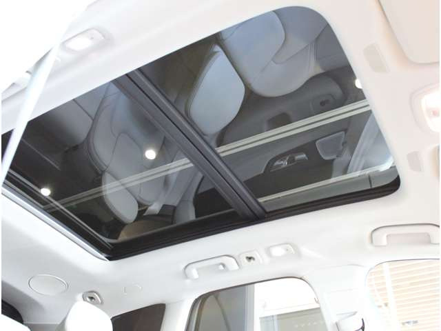 XC60ウルトラ T6 AWD プラグイン ハイブリッド 4WD