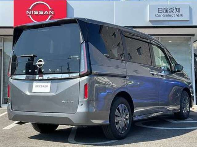 セレナ1.4 e-POWER XV