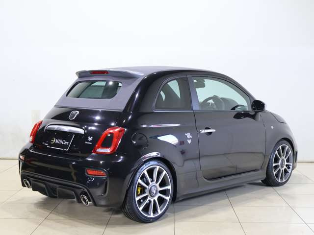 アバルト595Cツーリズモ