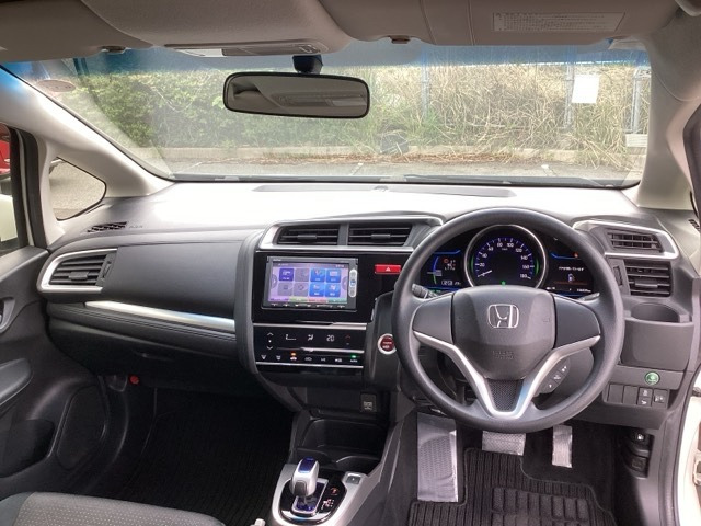 フィット1.5 ハイブリッド Fパッケージ