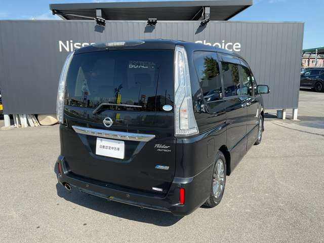 セレナ2.0 ライダー ブラックライン ZZ S-HYBRID