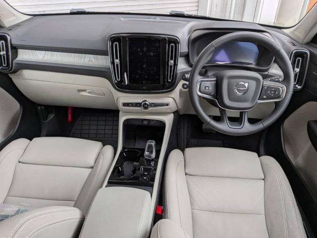 XC40ウルトラ B4 AWD 4WD