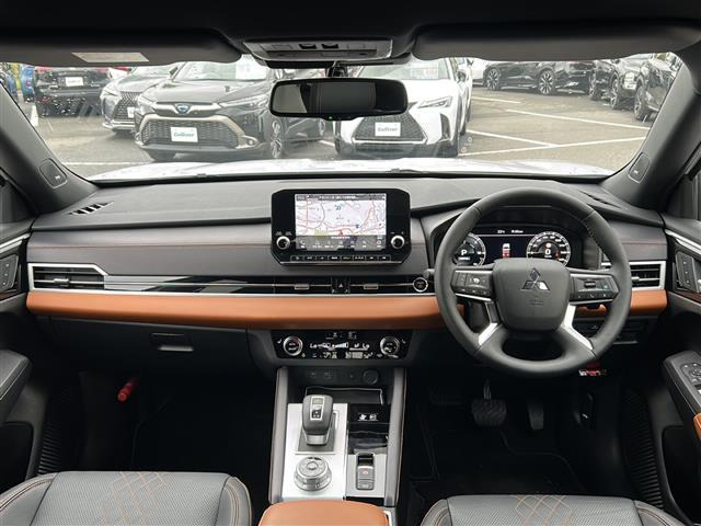 アウトランダーPHEV 2.4 P 4WD