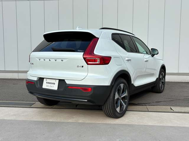 XC40ウルトラ B4 AWD ダークエディション 4WD