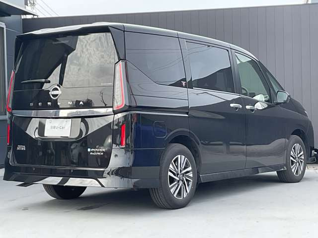 セレナ1.4 e-4ORCE ハイウェイスターV 4WD