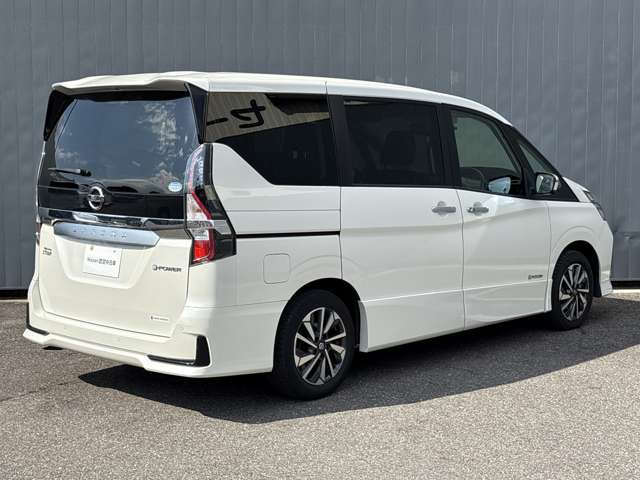 セレナ1.2 e-POWER ハイウェイスターV