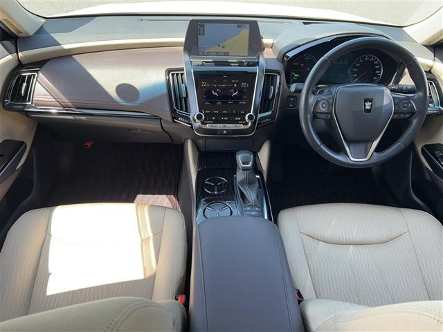 クラウンハイブリッド 2.5 S Cパッケージ