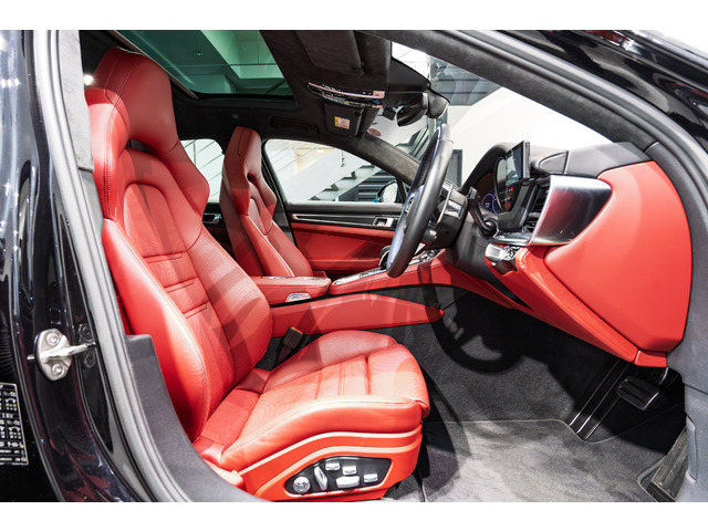 パナメーラGTS PDK 4WD