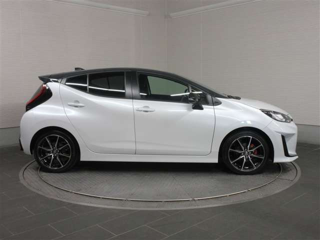 アクア1.5 GRスポーツ