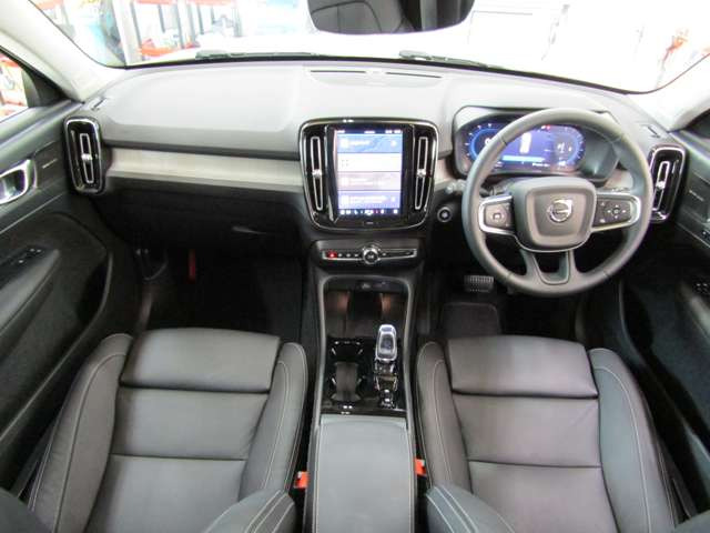 XC40ウルトラ B4 AWD 4WD