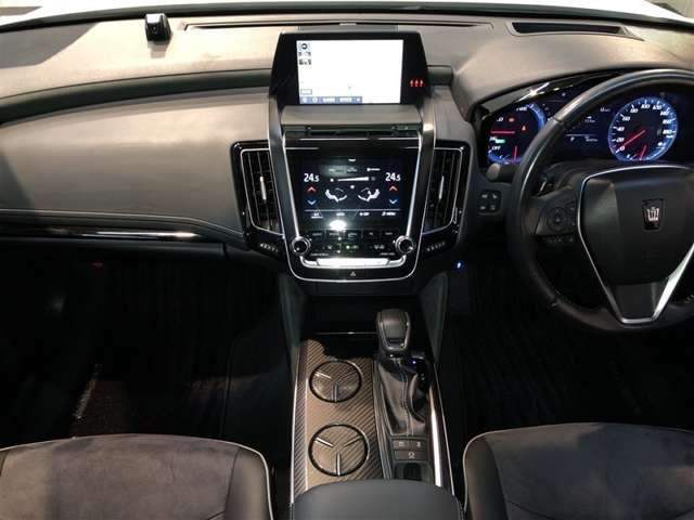 クラウンハイブリッド 2.5 RS アドバンス Four 4WD