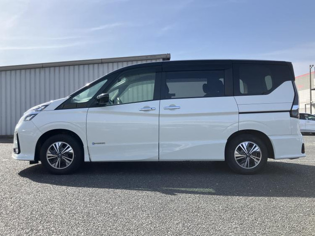 セレナ1.2 e-POWER ハイウェイスターV