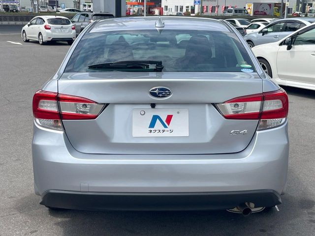 安心の最長10年・走行無制限保証(有償)をご用意。保証内容も充実はもちろん、無料点検&オイル交換や、年中無休の全国・24時間ロードサービスも付帯されておりますのでご安心下さい。