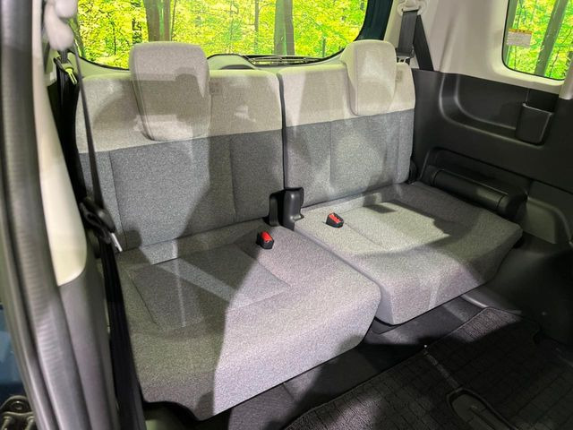 3列目シートはもちろん状態良好☆大人でもゆったりと座って頂けますので、大人数でのお出かけもラクラクです♪ご家族で、気の知れた仲間で、ドライブに行くのが楽しみですね♪