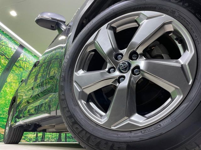 �y����18�C���`�A���~�z�C�[���z�O�ςɃ}�b�`���������A���~�z�C�[���𑕒����Ă���܂��B�e��ЊO�A���~�z�C�[����A�X�^�b�h���X�^�C�����戵�����Ă���܂��B���񂲑��k����������