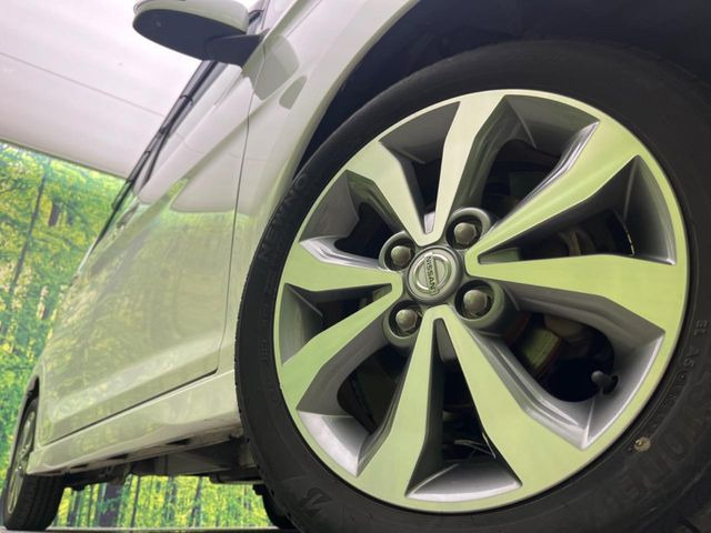 �y����15�C���`�A���~�z�C�[���z�O�ςɃ}�b�`���������A���~�z�C�[���𑕒����Ă���܂��B�e��ЊO�A���~�z�C�[����A�X�^�b�h���X�^�C�����戵�����Ă���܂��B���񂲑��k����������