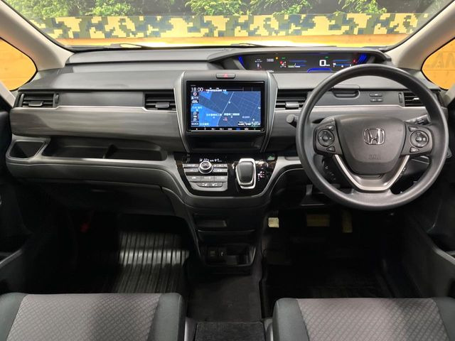 フリード1.5 ハイブリッド G ブラックスタイル