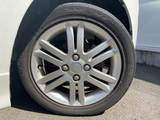 �y����15�C���`�A���~�z�C�[���z�O�ςɃ}�b�`���������A���~�z�C�[���𑕒����Ă���܂��B�e��ЊO�A���~�z�C�[����A�X�^�b�h���X�^�C�����戵�����Ă���܂��B���񂲑��k����������