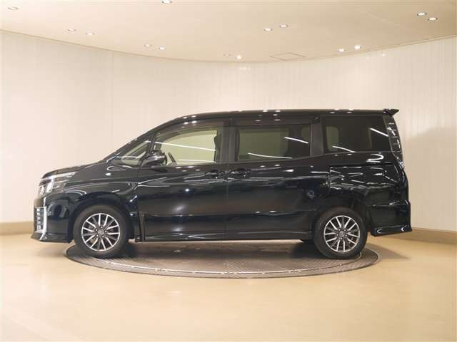 ヴォクシー2.0 ZS 4WD